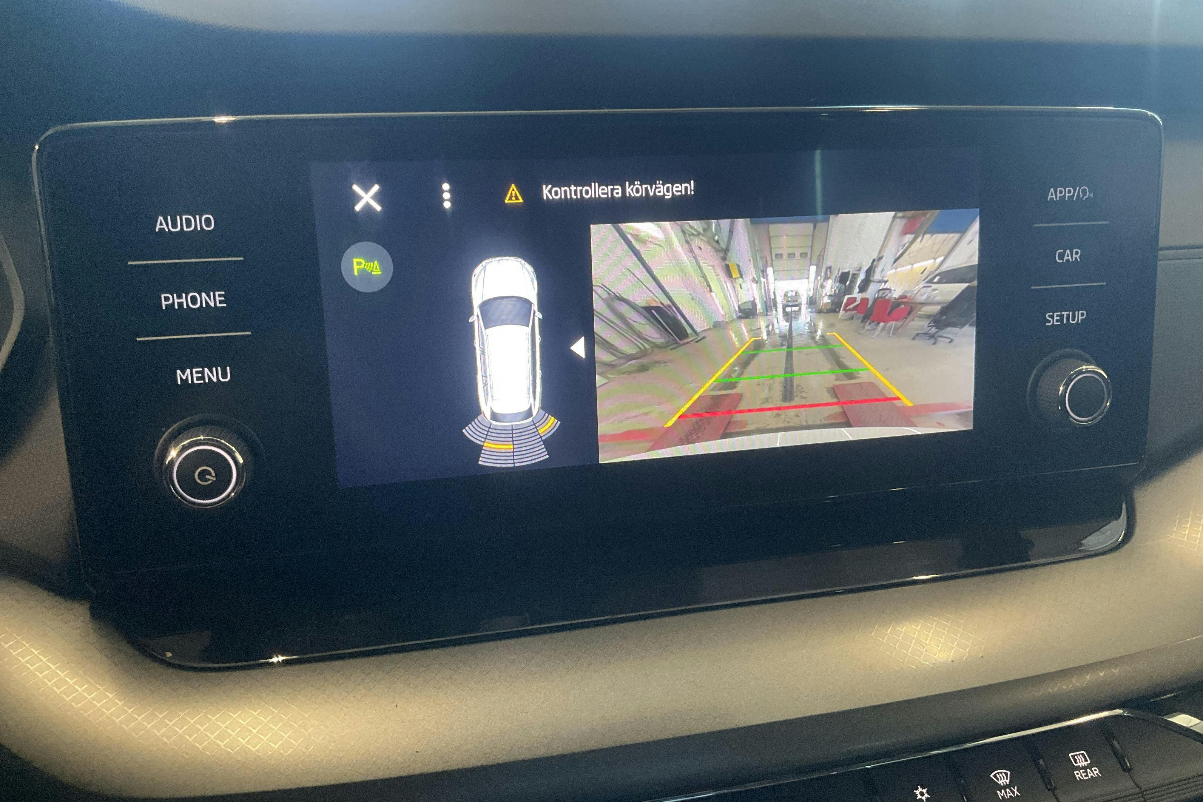 Vehicle Image 16