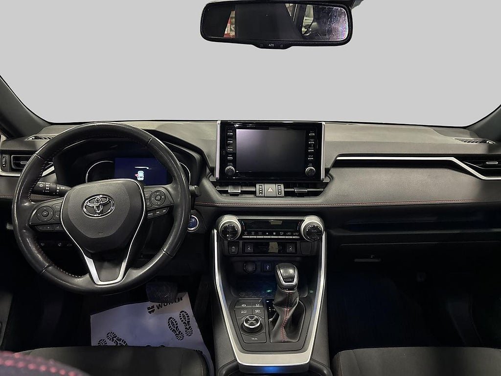 Vehicle Image 12