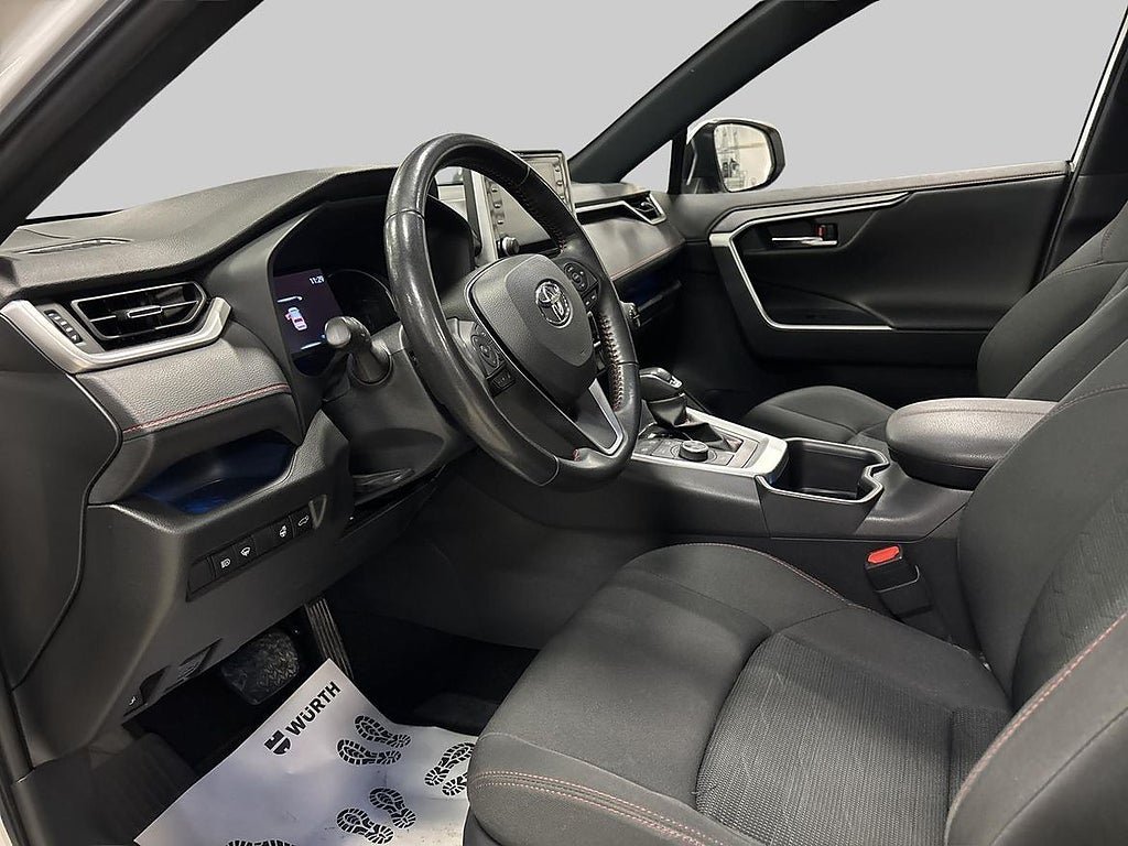 Vehicle Image 14