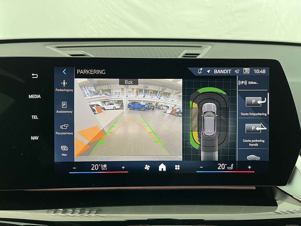 Vehicle Image 9
