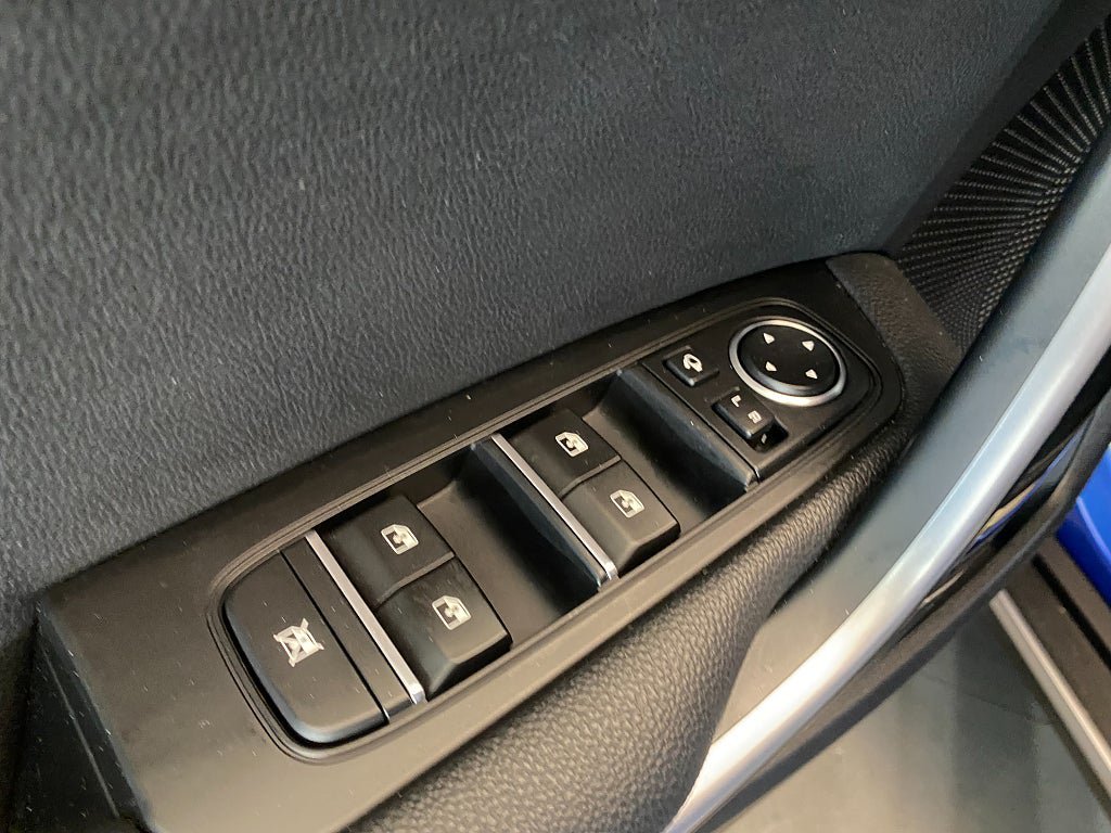Vehicle Image 24