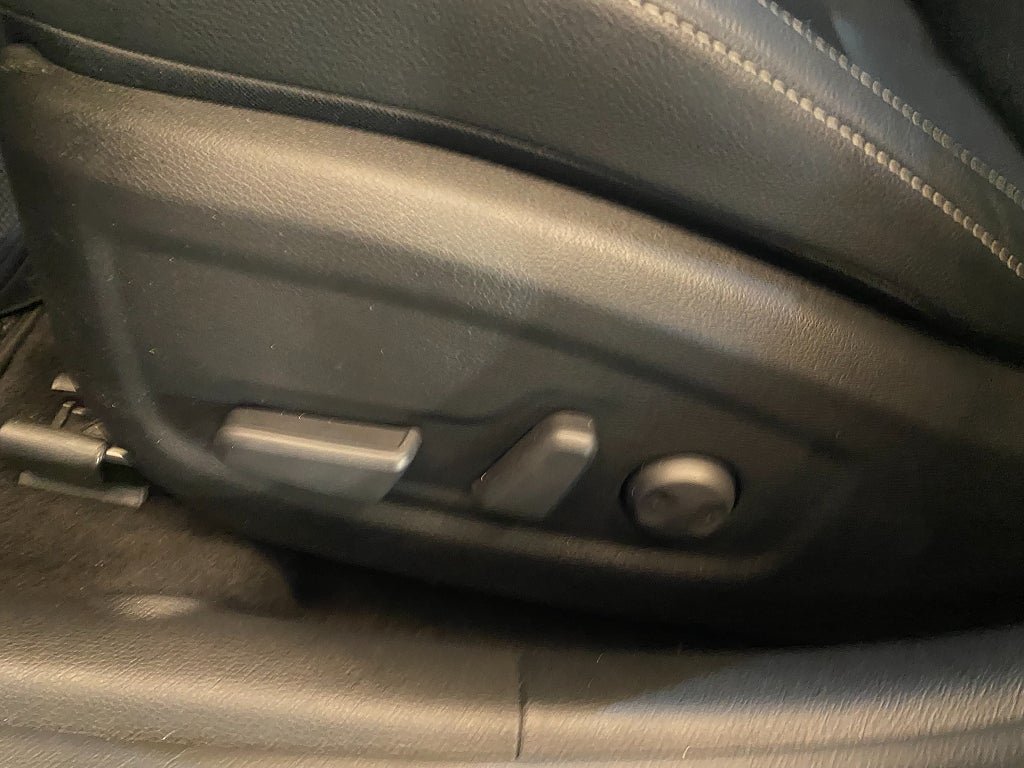 Vehicle Image 26