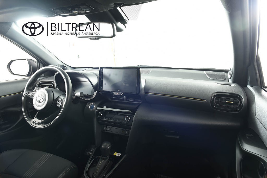 Vehicle Image 10