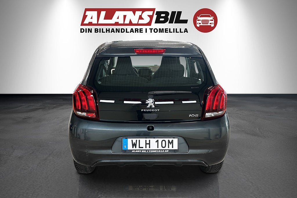 Vehicle Image 4