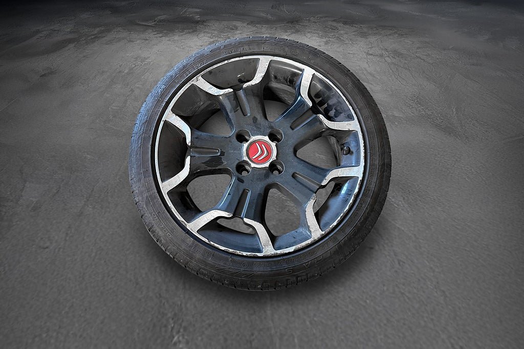 Vehicle Image 11