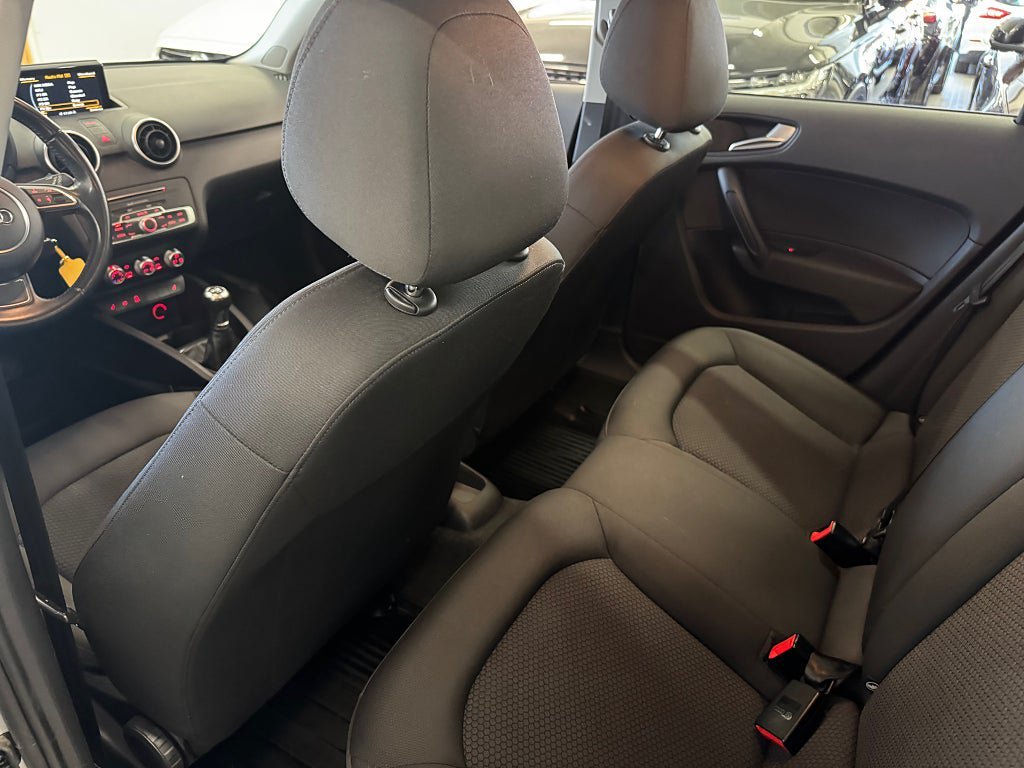 Vehicle Image 19