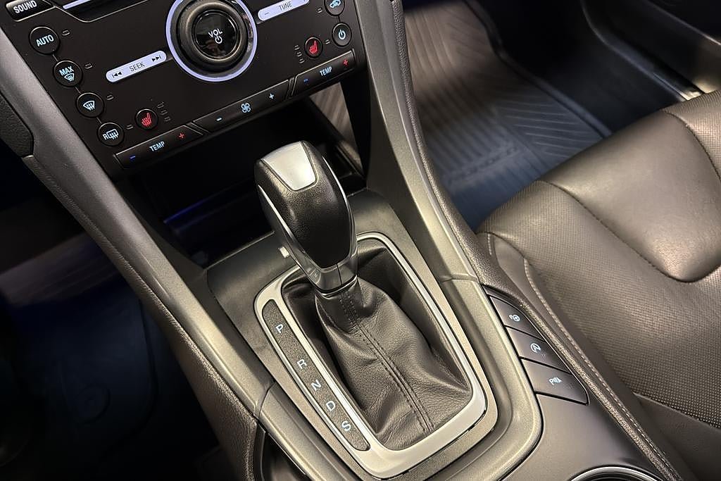 Vehicle Image 14