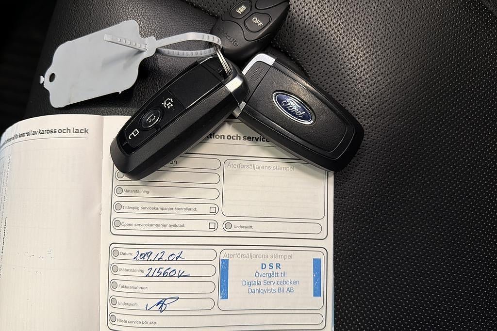 Vehicle Image 25