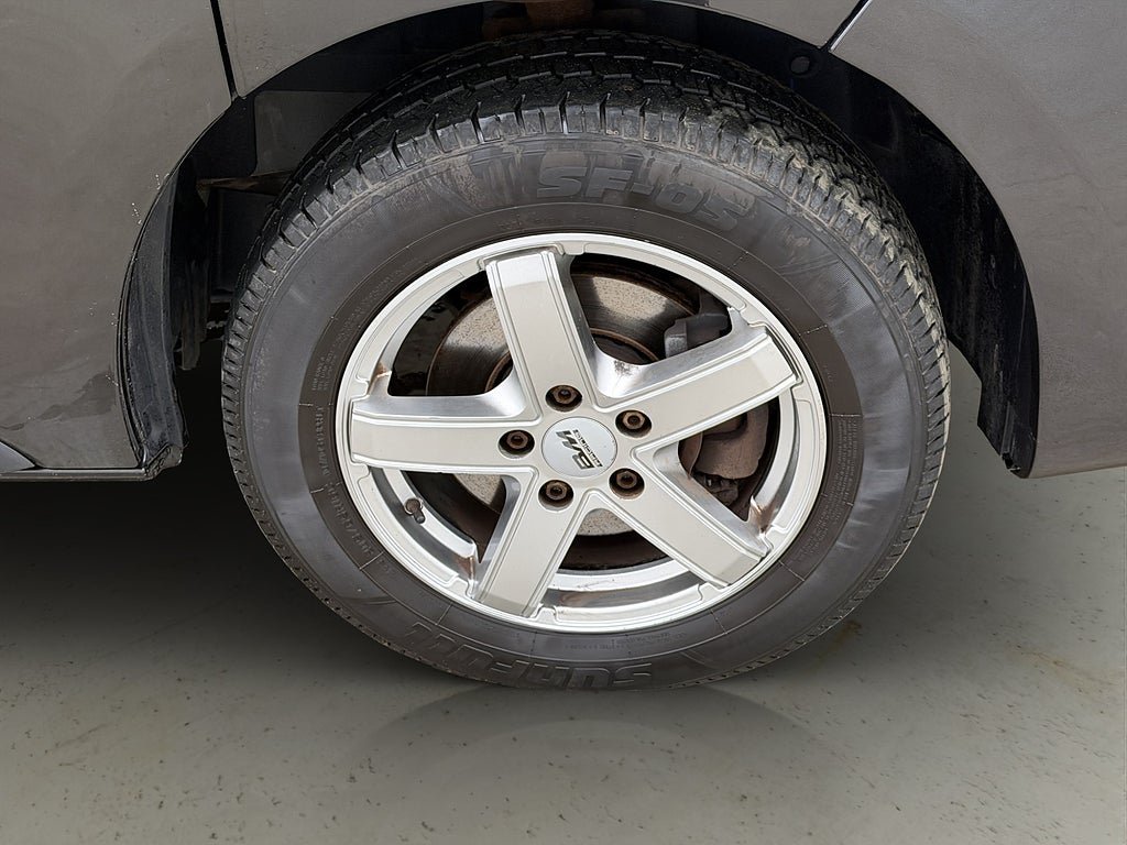 Vehicle Image 32