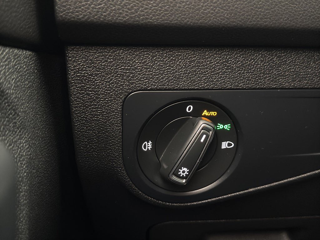 Vehicle Image 29