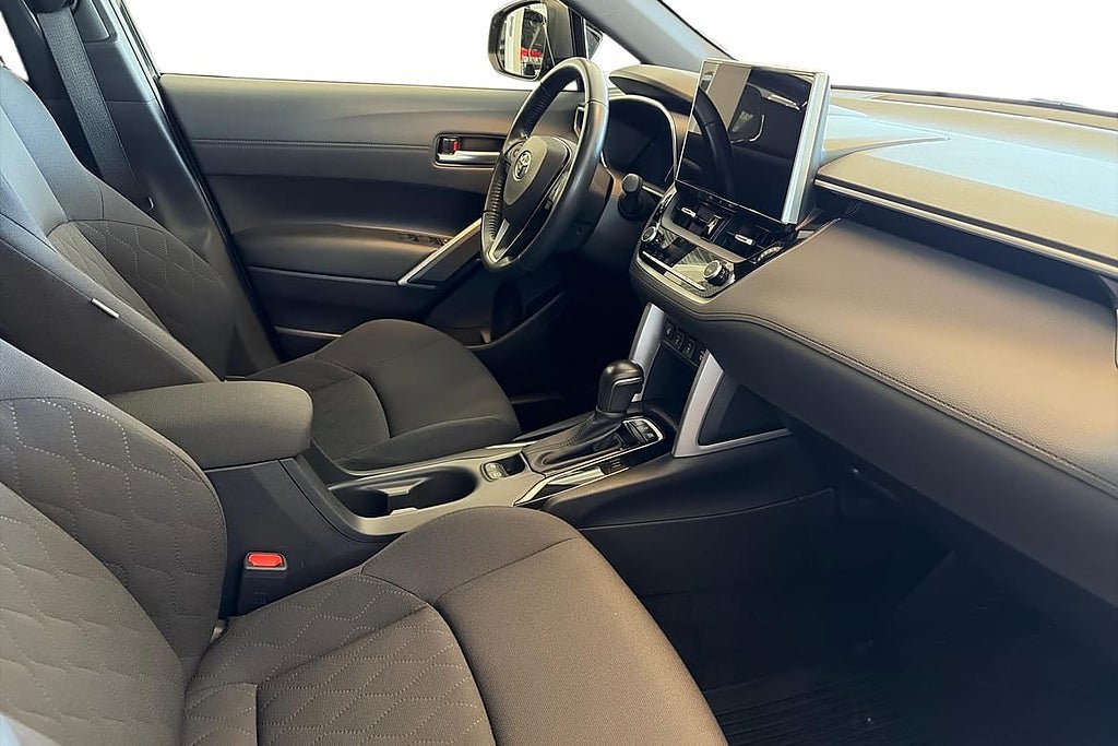 Vehicle Image 16