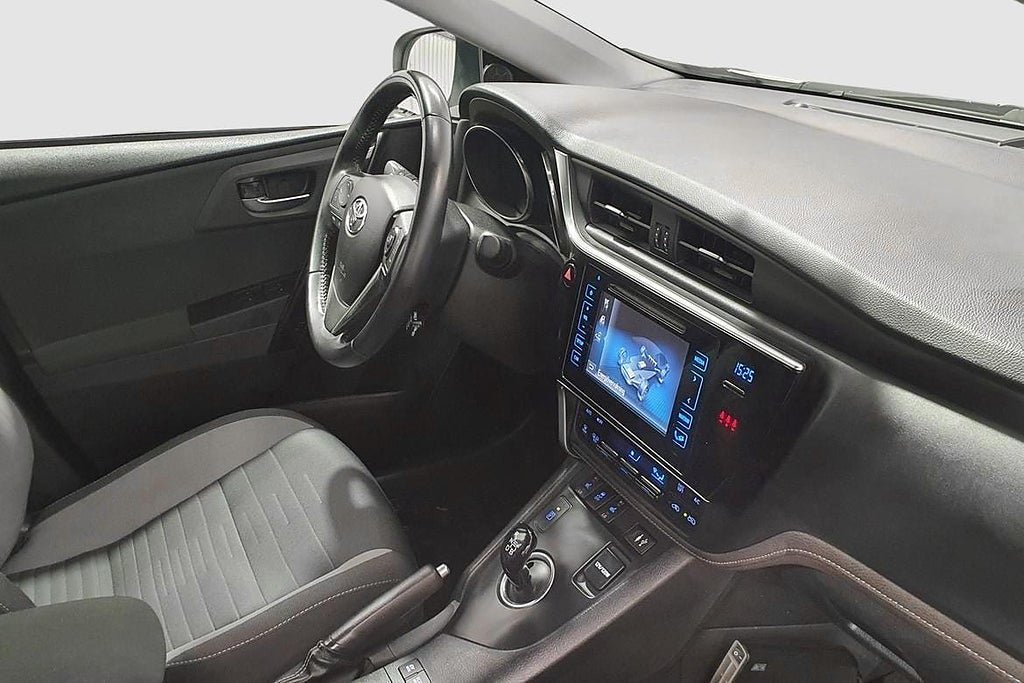 Vehicle Image 15