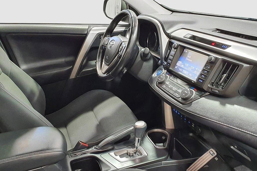 Vehicle Image 16