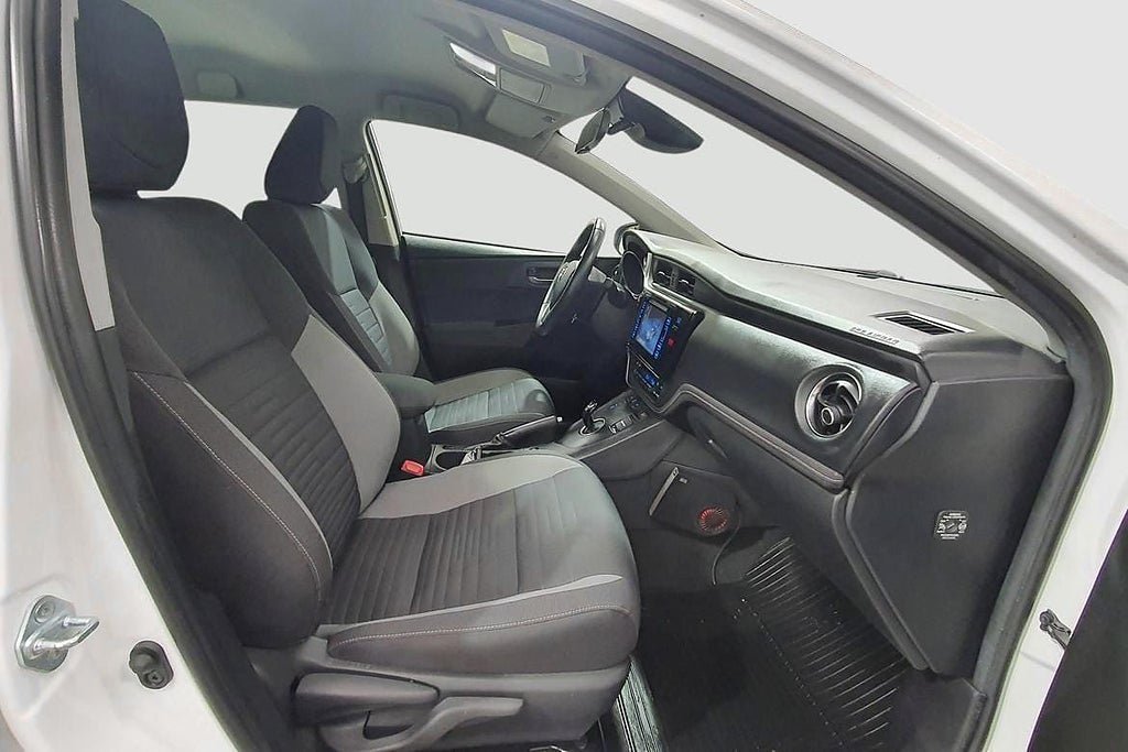 Vehicle Image 16