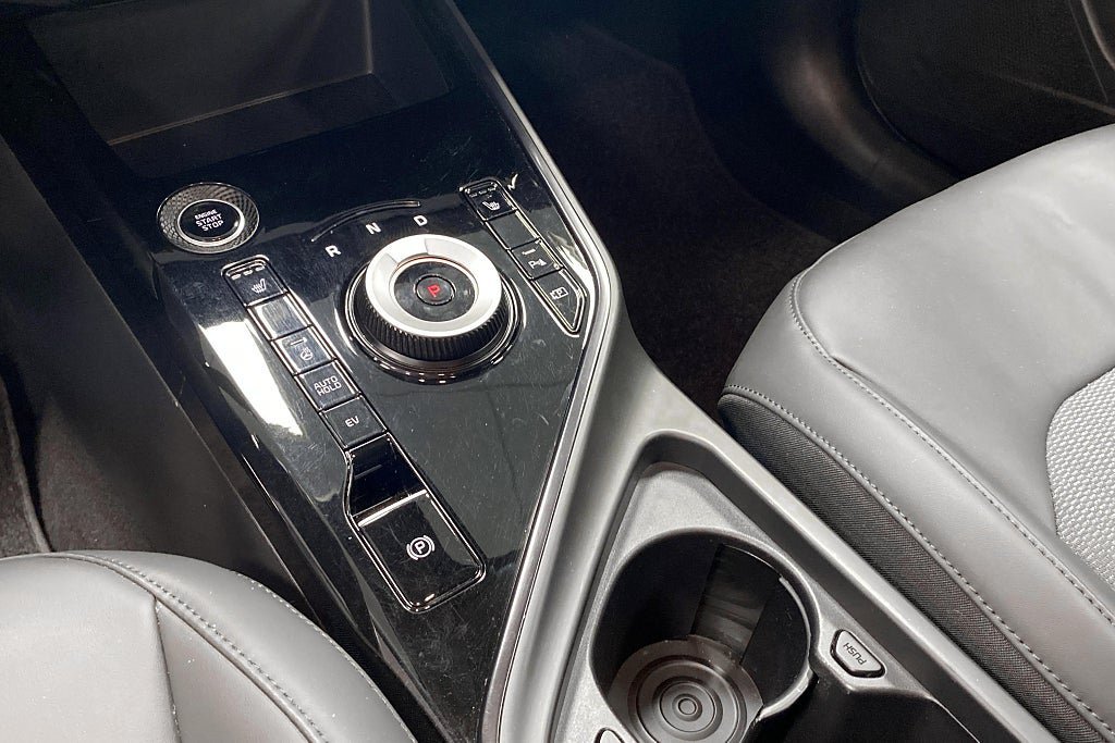 Vehicle Image 12