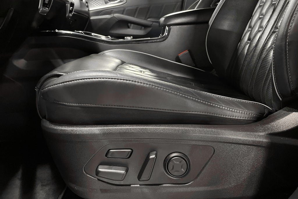 Vehicle Image 27