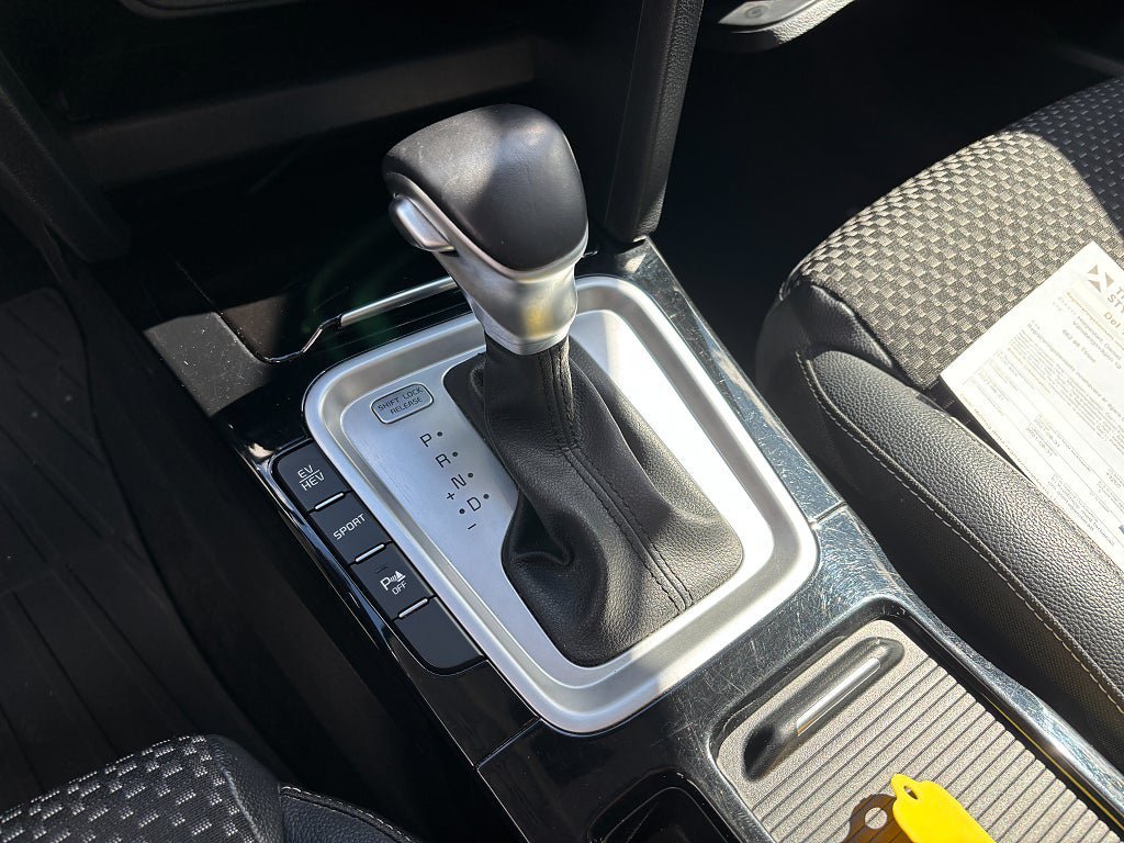 Vehicle Image 15