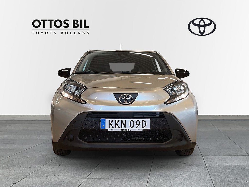 Vehicle Image 6