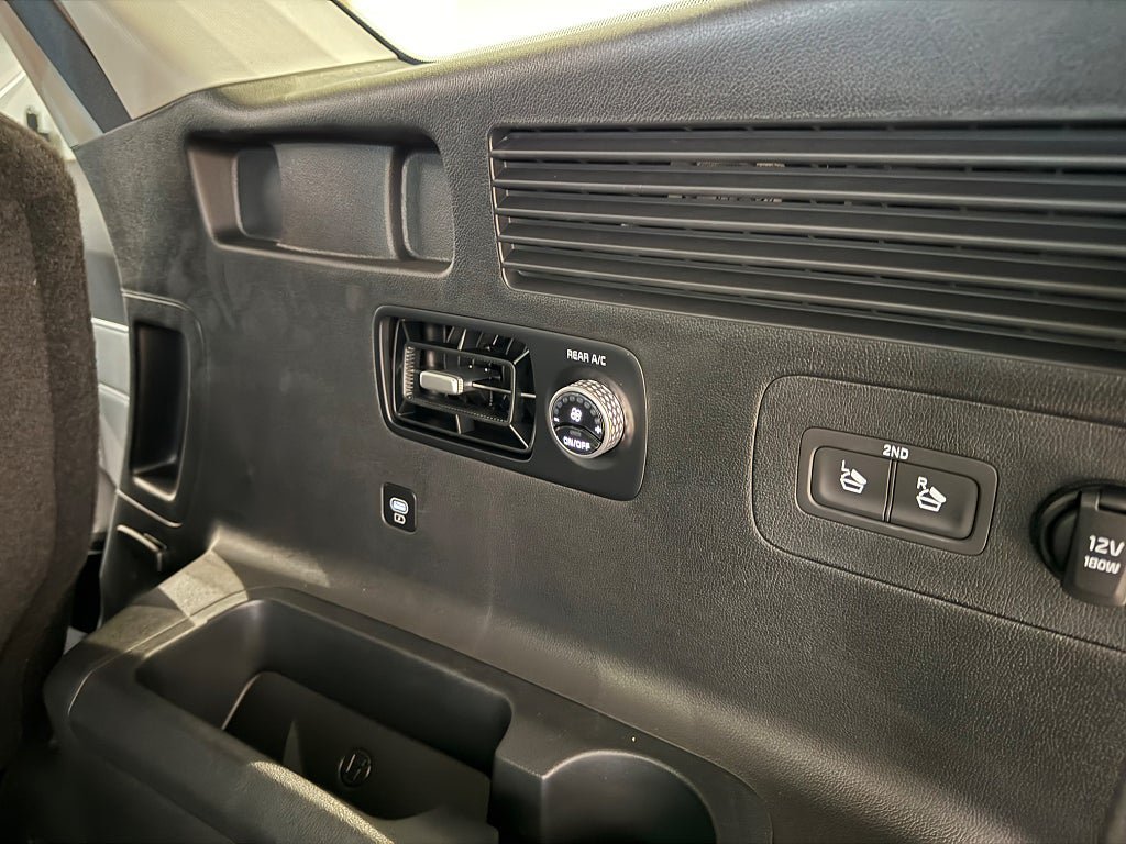 Vehicle Image 17