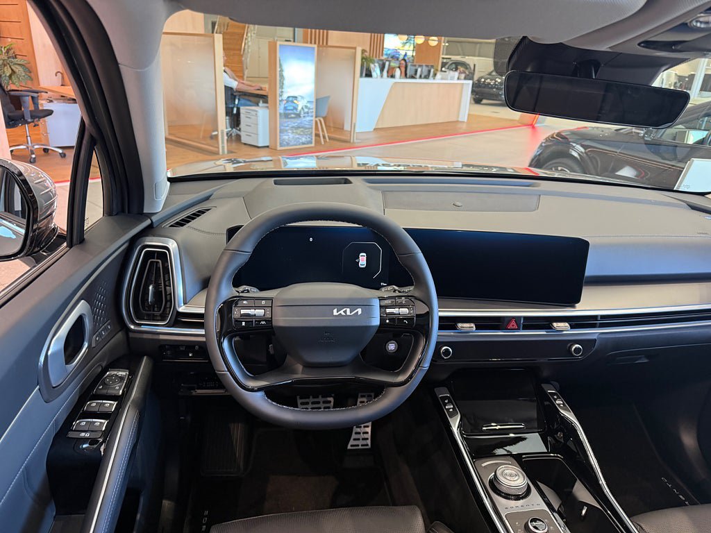 Vehicle Image 22
