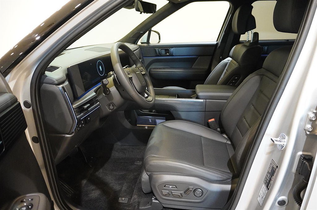 Vehicle Image 13