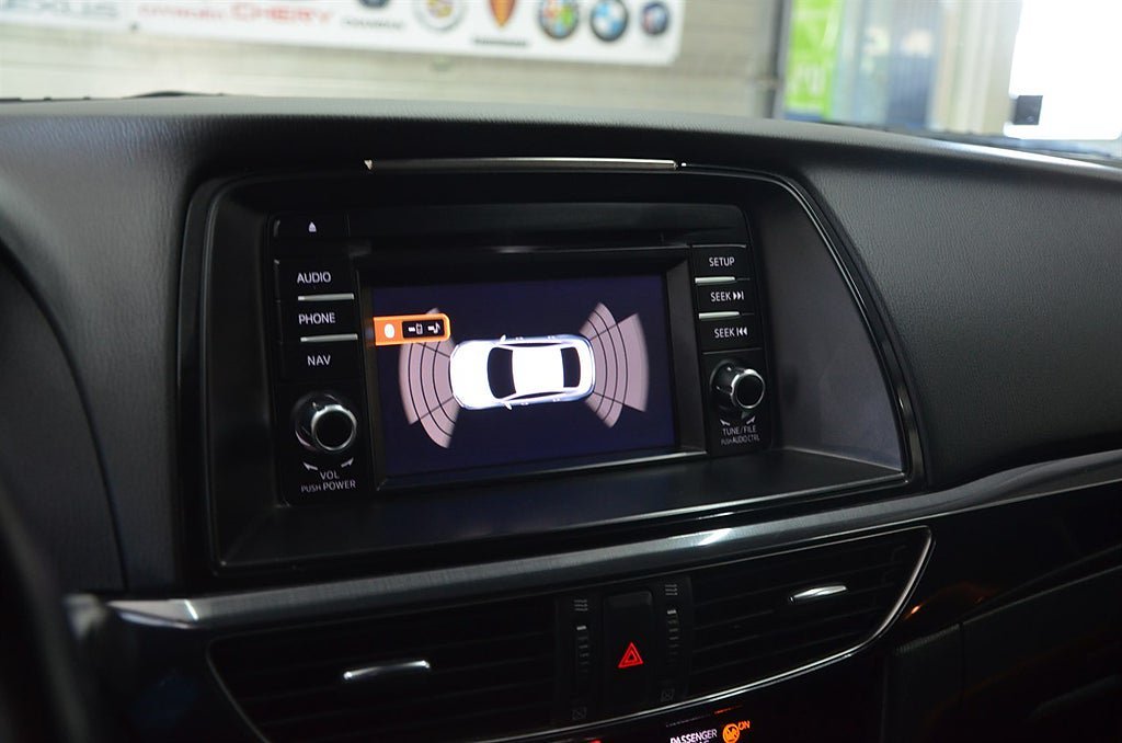 Vehicle Image 12