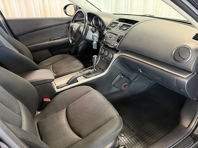 Vehicle Image 12