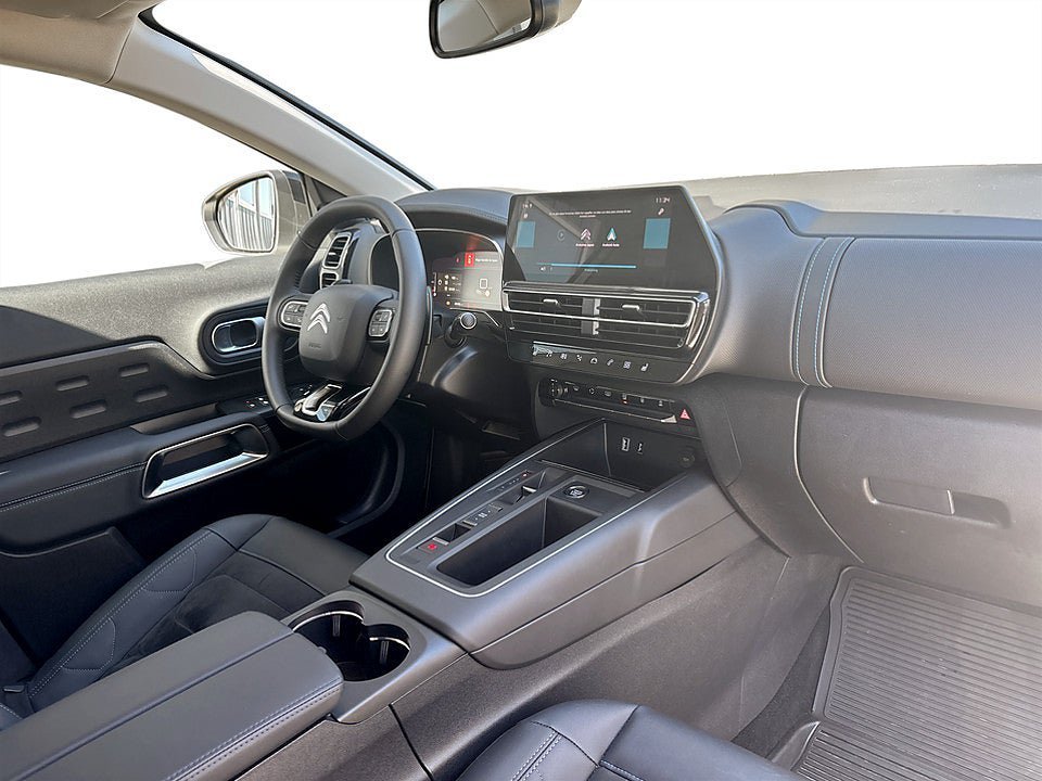 Vehicle Image 13