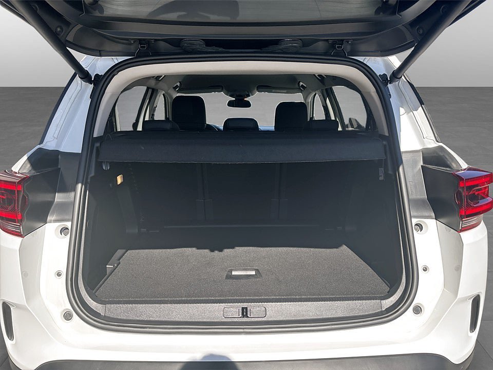 Vehicle Image 17