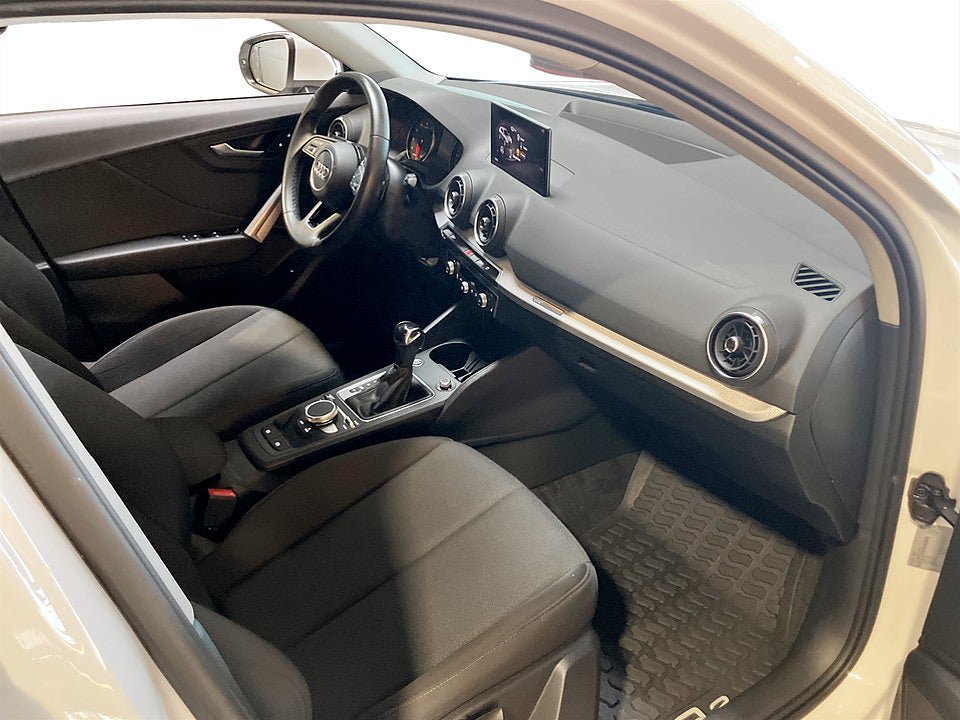 Vehicle Image 11