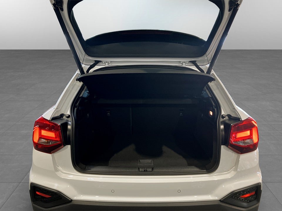 Vehicle Image 15
