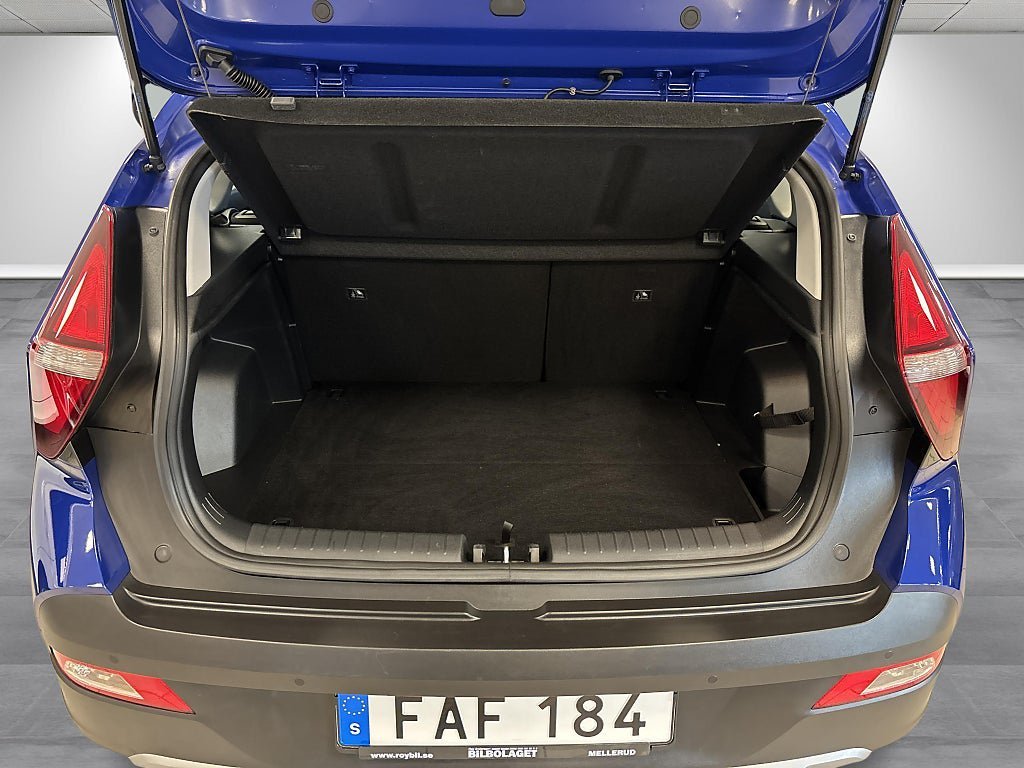 Vehicle Image 12