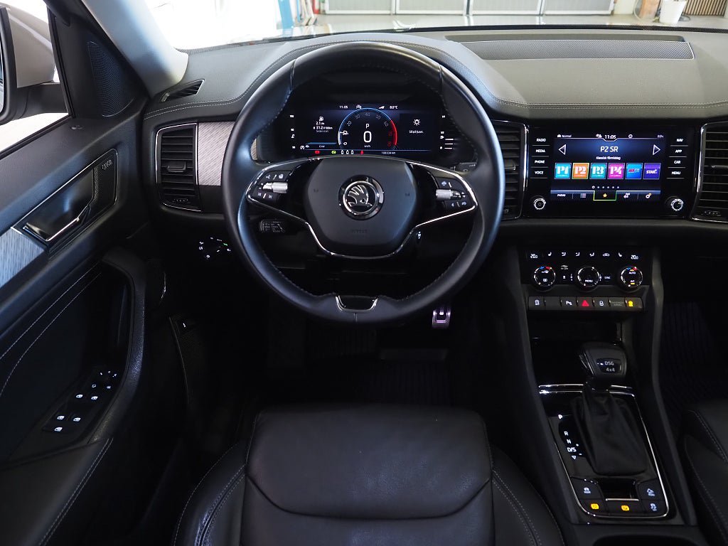 Vehicle Image 16