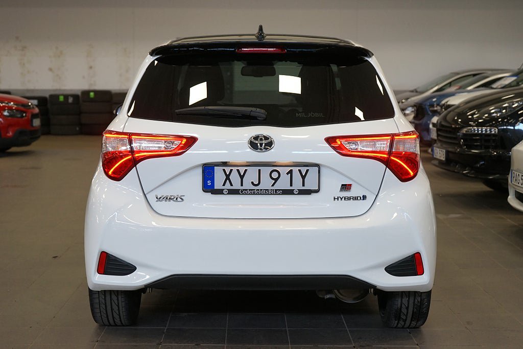 Vehicle Image 6
