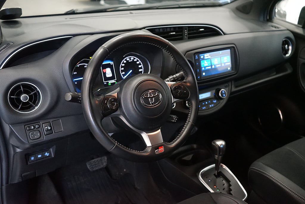 Vehicle Image 8
