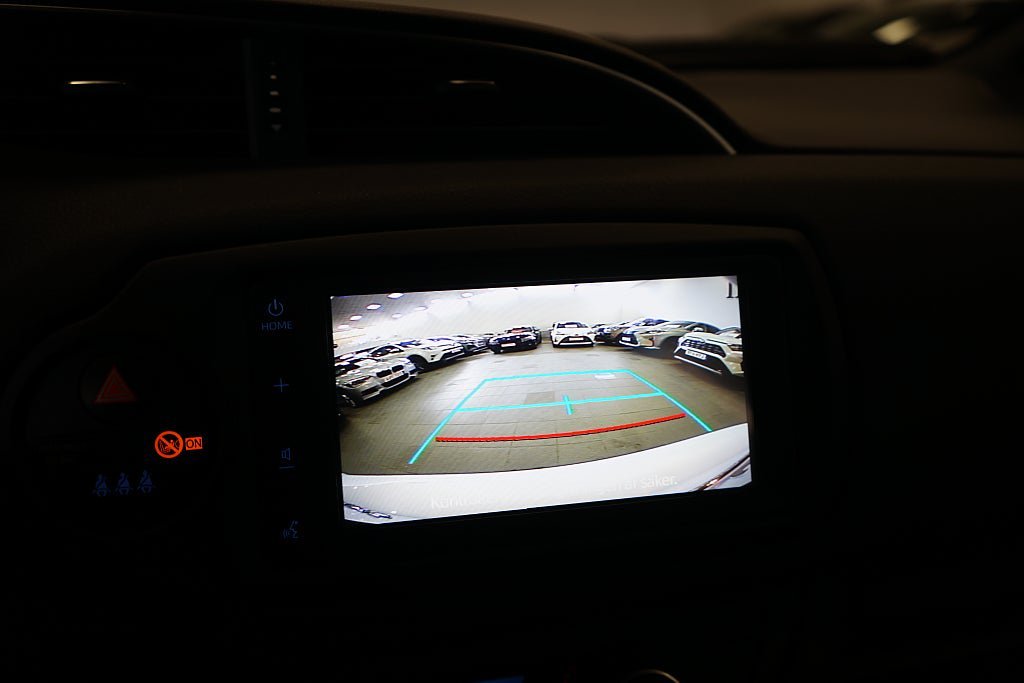 Vehicle Image 15