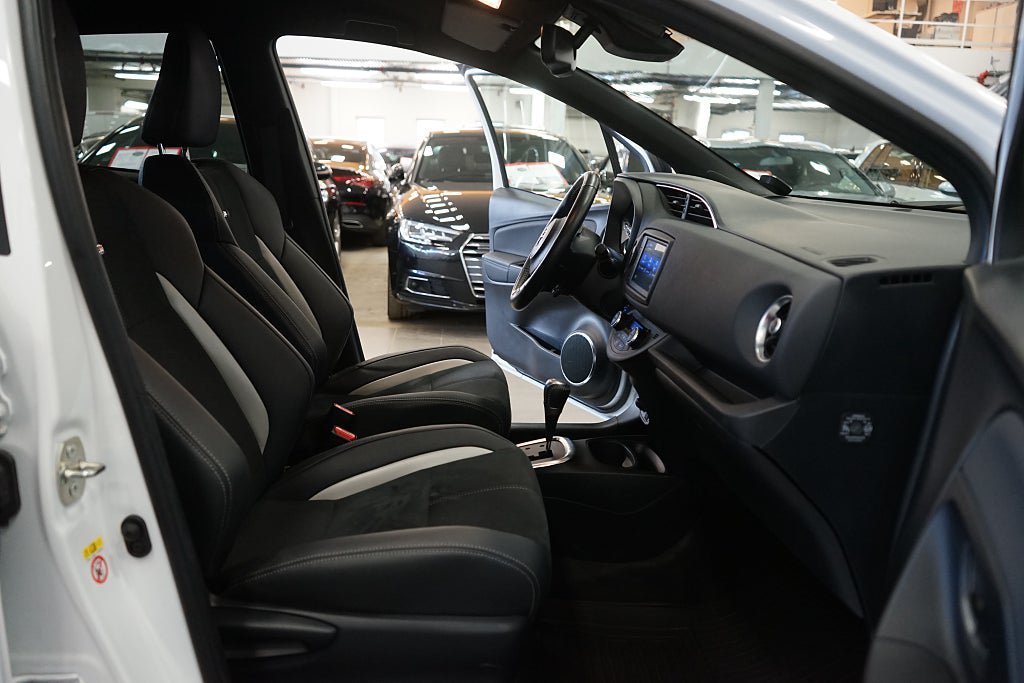 Vehicle Image 18