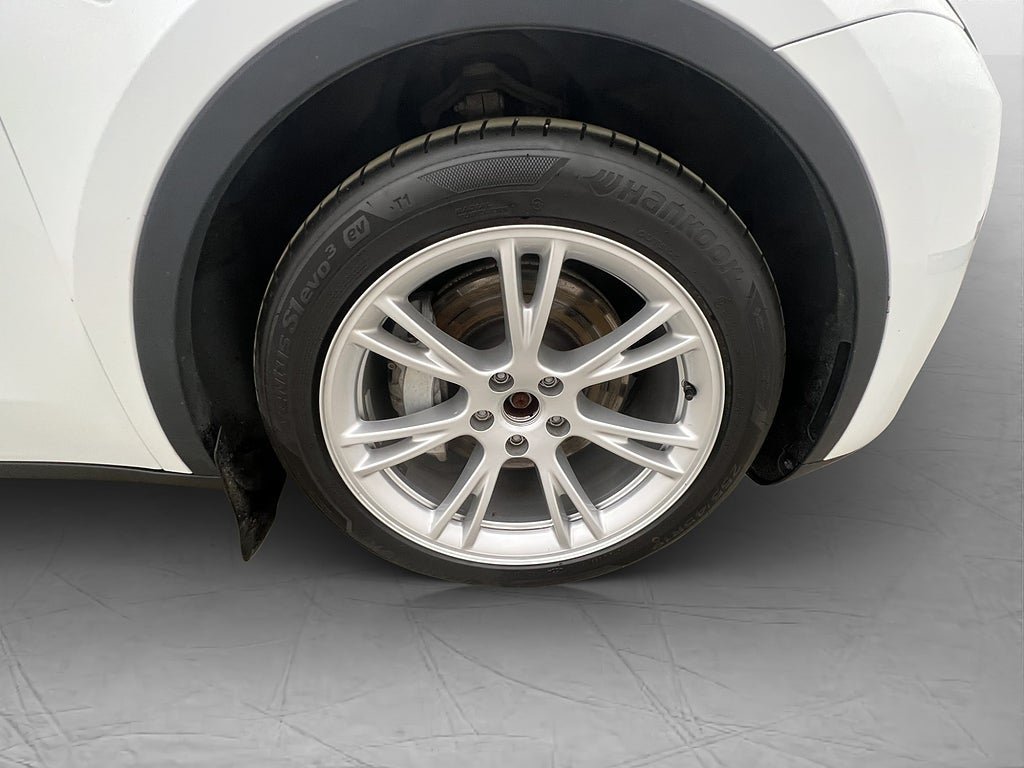 Vehicle Image 32