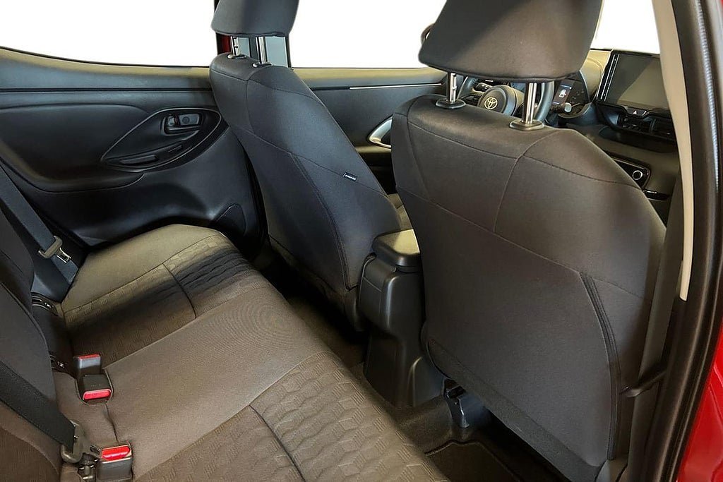 Vehicle Image 9