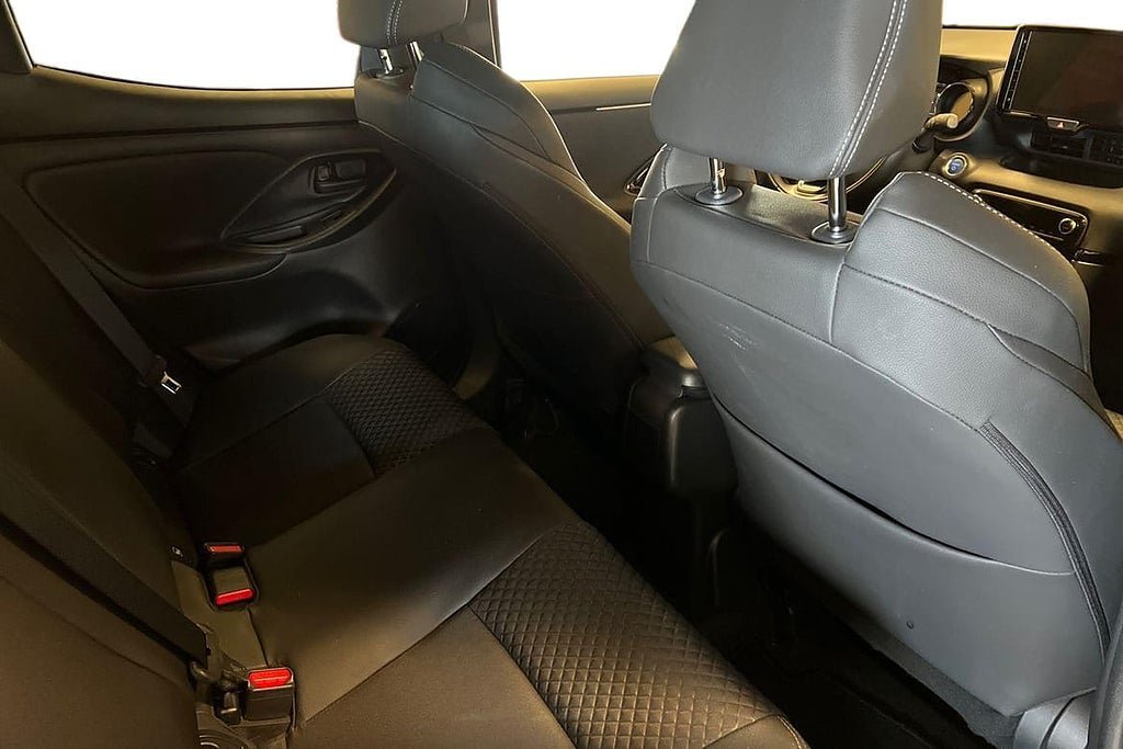 Vehicle Image 9