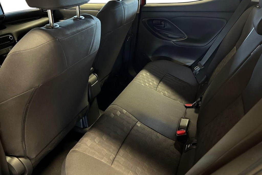 Vehicle Image 13