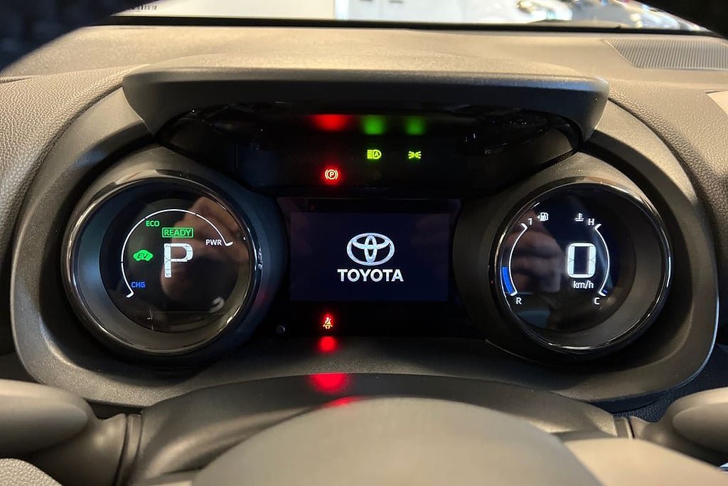 Vehicle Image 16