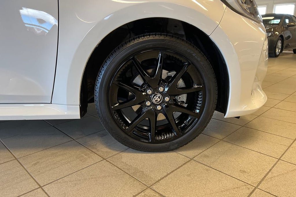 Vehicle Image 17