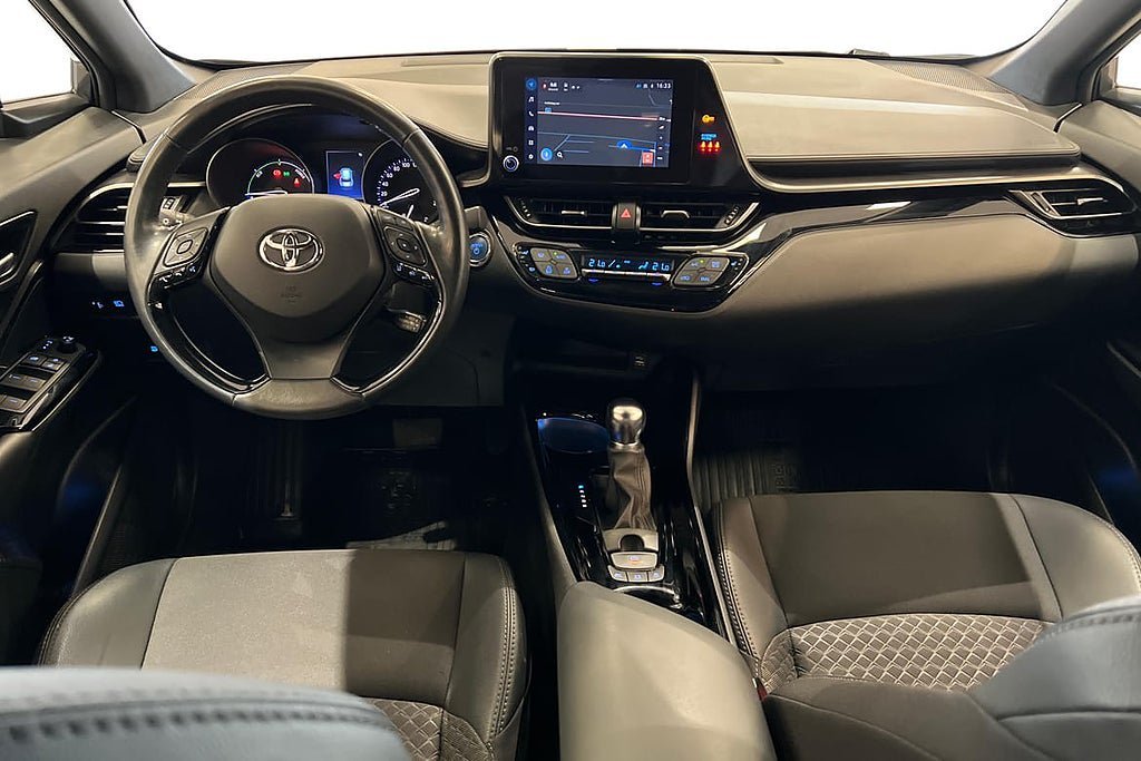 Vehicle Image 10