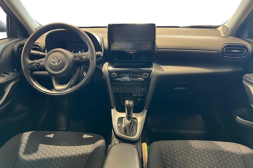 Vehicle Image 10