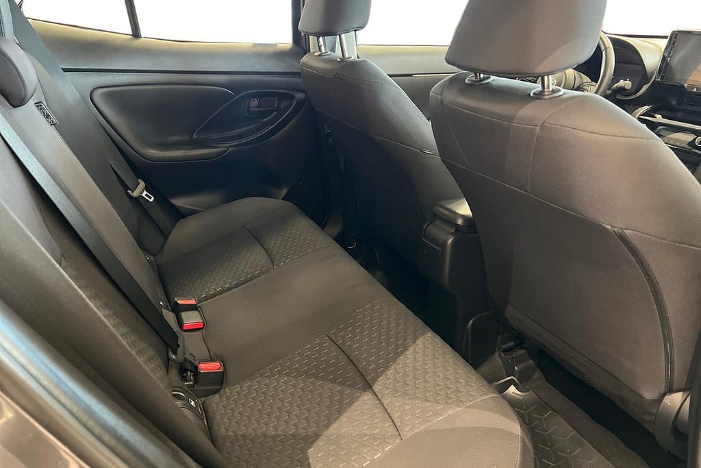 Vehicle Image 9