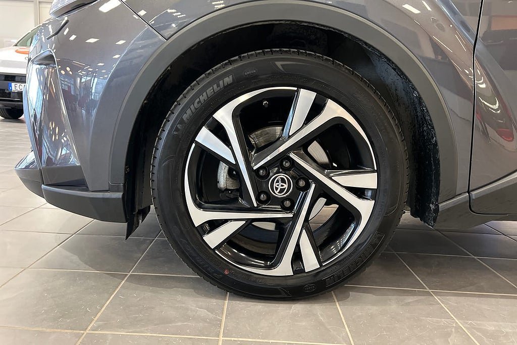 Vehicle Image 17
