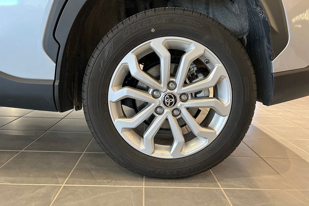 Vehicle Image 17