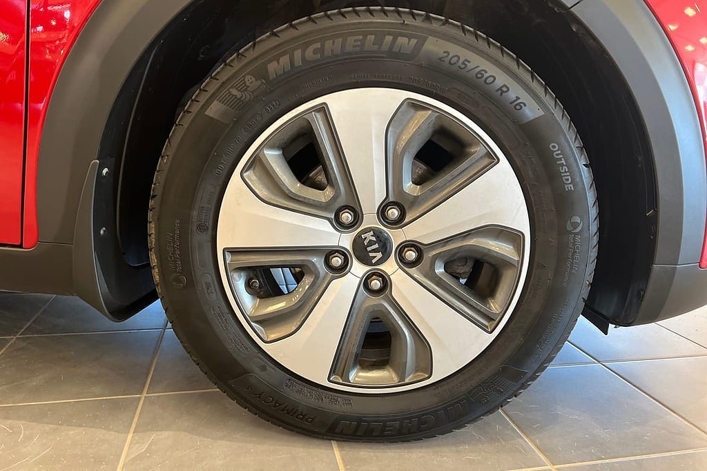 Vehicle Image 17