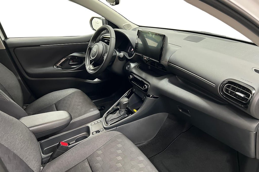 Vehicle Image 12